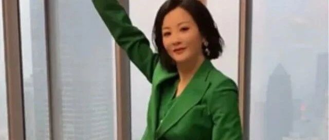 陶虹演的角色都很土，肤色蜡黄脸又干瘪，但平时打扮的像个贵妇！