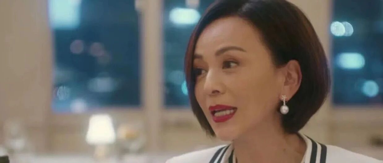 雪姨王琳演新剧，近照皮肤粗糙坑洼多，50岁容颜展现的很真实！