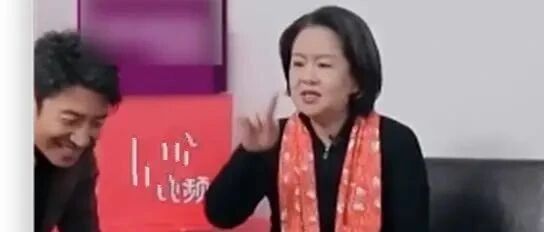 鞠萍55岁老年发福，没专门减肥瘦身，不漂亮但气质优雅看着舒服！