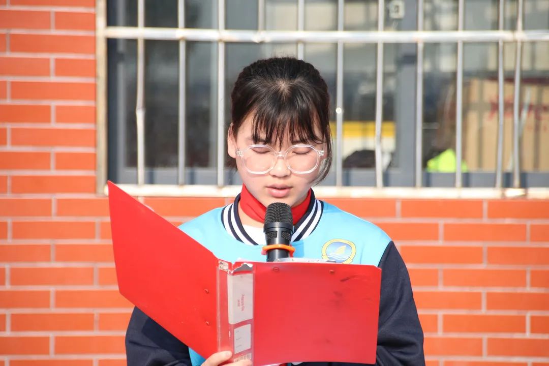 永顺二中校花图片