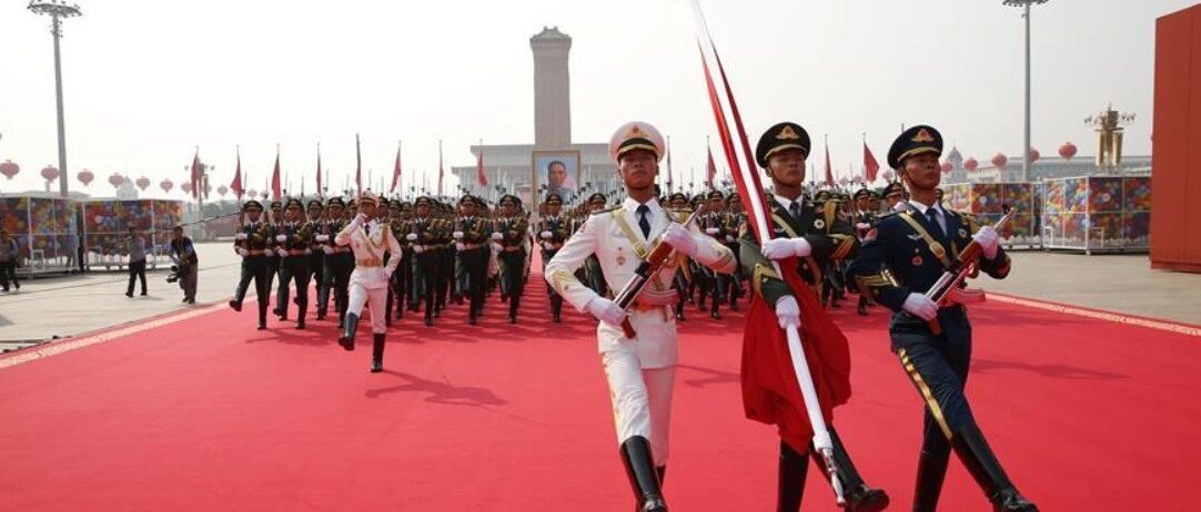 来，看！来，点赞！我整齐划一的步伐，这好吗？这很好！