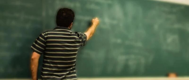 7月22日起，我们将为12-18岁的学生提供一个专项福利！9元即上16节清北名师课程！