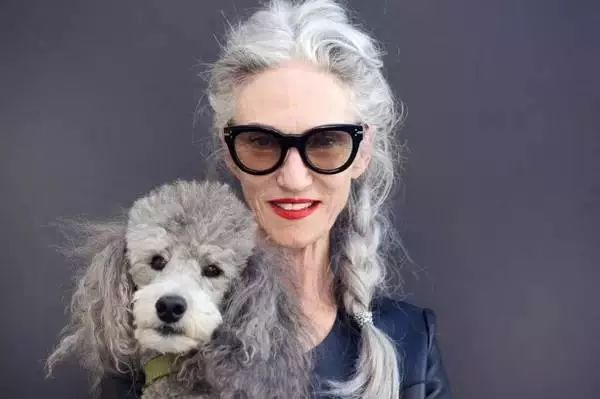 周迅邱淑貞變老被罵慘，她70歲憑什麼被欽點為世界上最時髦的女生 時尚 第7張