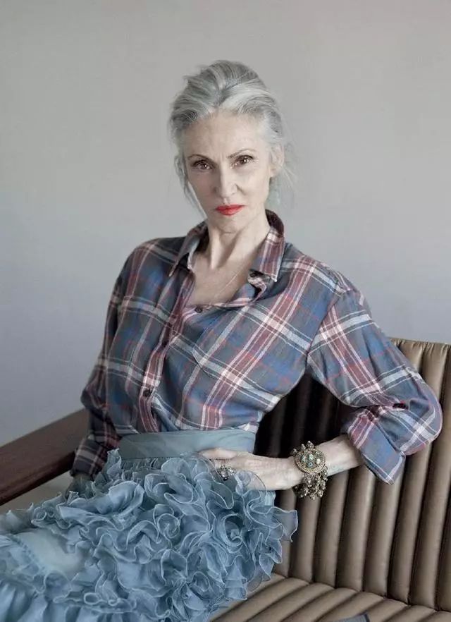 周迅邱淑貞變老被罵慘，她70歲憑什麼被欽點為世界上最時髦的女生 時尚 第9張