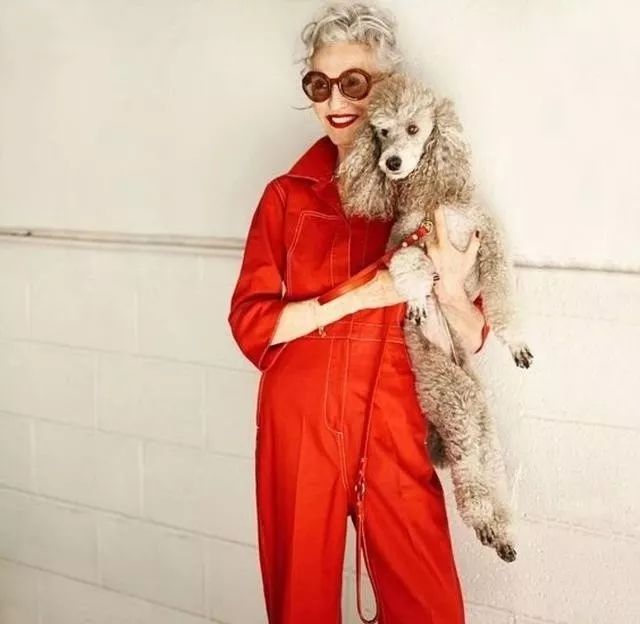 周迅邱淑貞變老被罵慘，她70歲憑什麼被欽點為世界上最時髦的女生 時尚 第15張