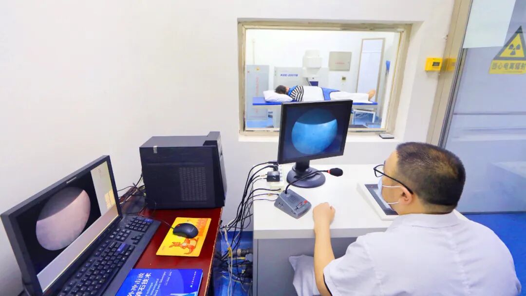 体外碎石b超怎么定位特色诊疗丨X线和B超双定位体外冲击波碎石      专注治疗泌尿系结石患者_https://www.jmylbn.com_新闻资讯_第9张