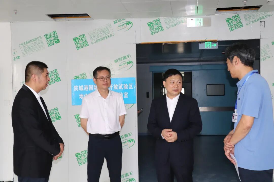 自治区卫生健康委党组成员,副主任黎君君一行莅临我院开展地中海贫血