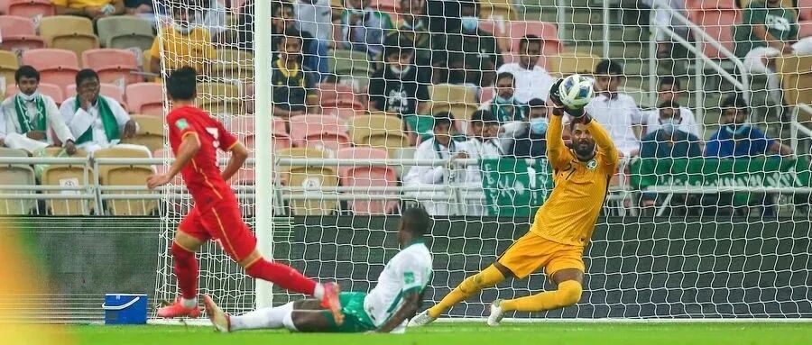 火线 | 如果洛国富横传…如果武磊打进单刀…可惜没有如果！