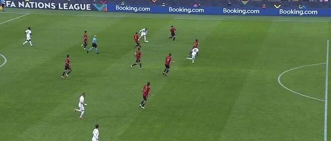 聚焦 | VAR明目张胆“助攻”法国足球完成大满贯？！