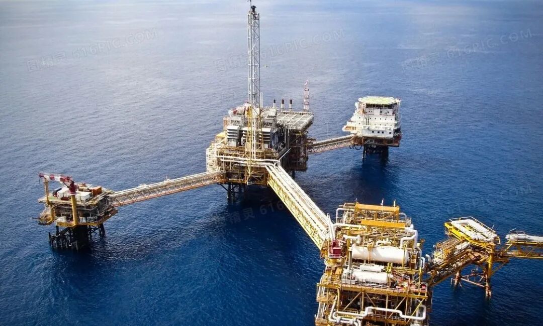 海上石油钻井平台鸟瞰摄影高清jpg图片免费下载_编号1mmhenj21_图精灵