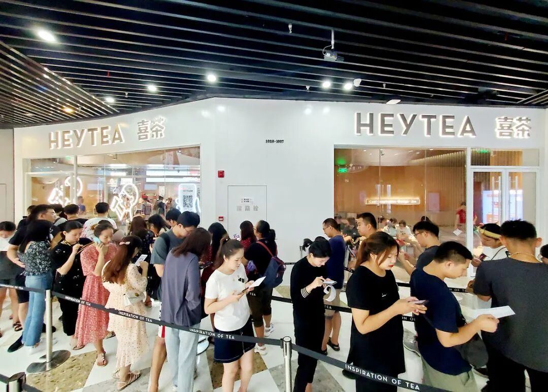 排队风潮的背后:打卡文化与网红经济