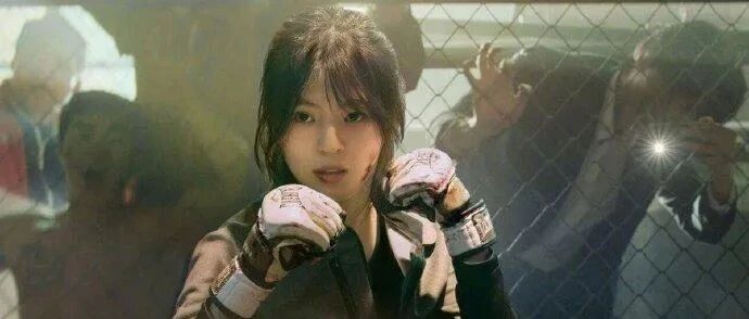 看着暴力美女横着走，爽