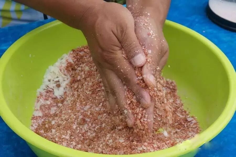 佳钓尼渔具,搓饵状态好不好?这一招就可以试出来 ?