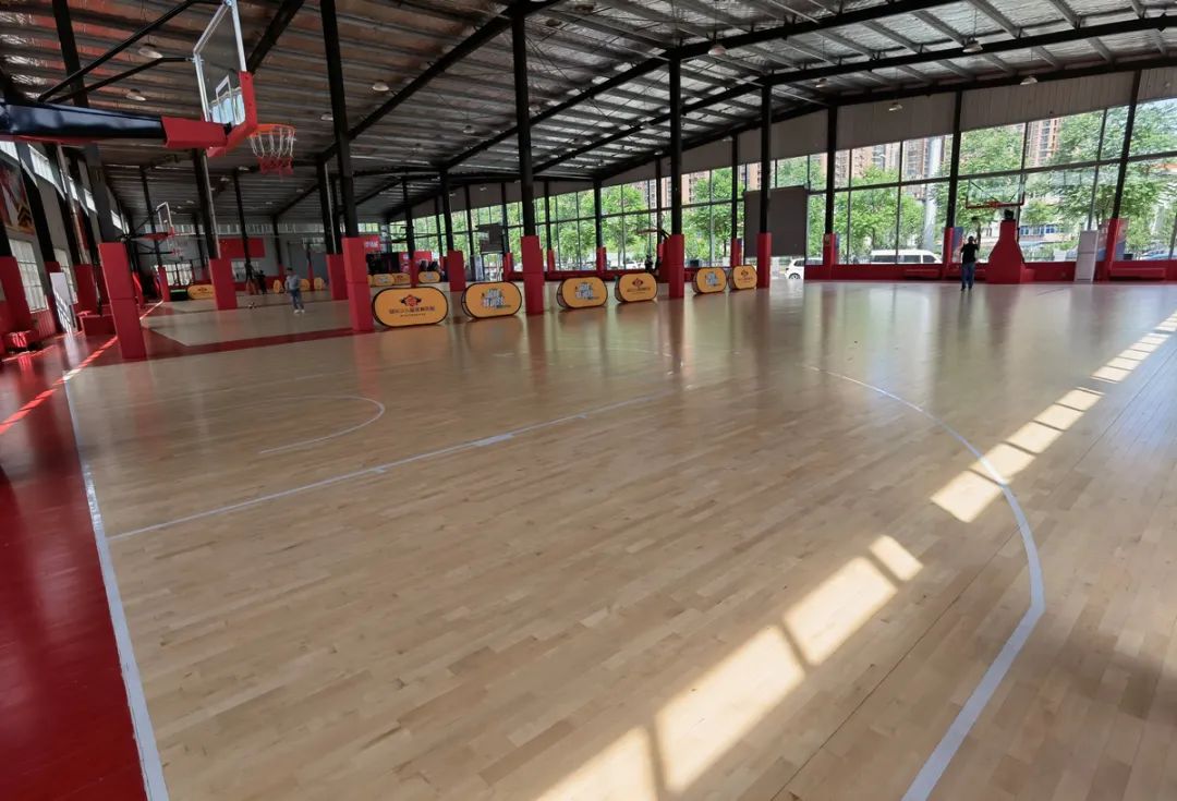 籃球運動(dòng)館木地板_五緣灣運動(dòng)館籃球_健康貓運動(dòng)生活館29號館怎么樣