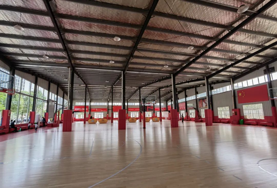 五緣灣運動(dòng)館籃球_健康貓運動(dòng)生活館29號館怎么樣_籃球運動(dòng)館木地板