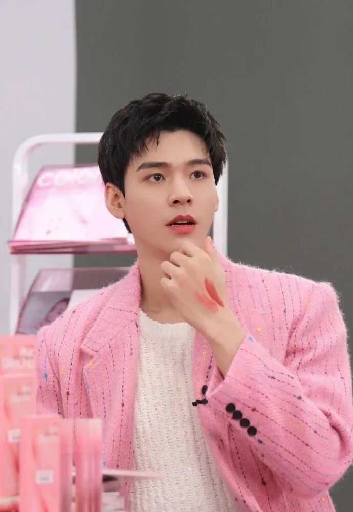 小花拒绝大佬龚俊要糊了赵奕欢不配当演员李一桐新晋油腻女