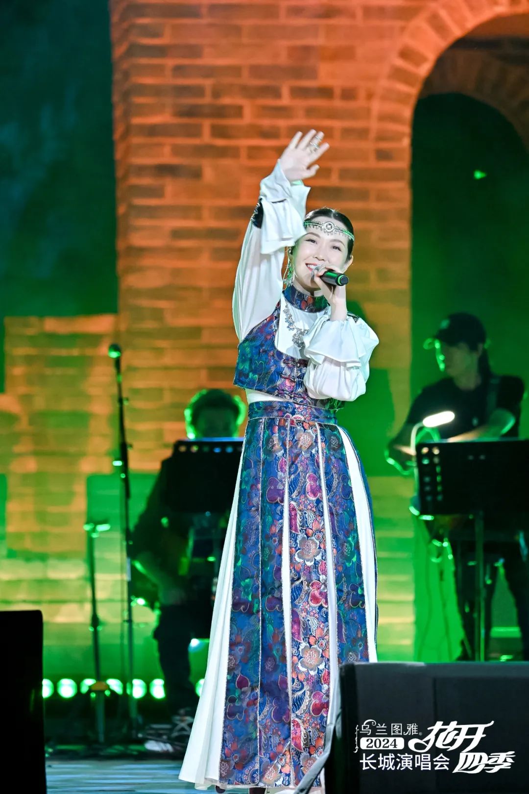 乌兰图雅“花开四季”长城演唱会在古北水镇炫彩绽放 第27张