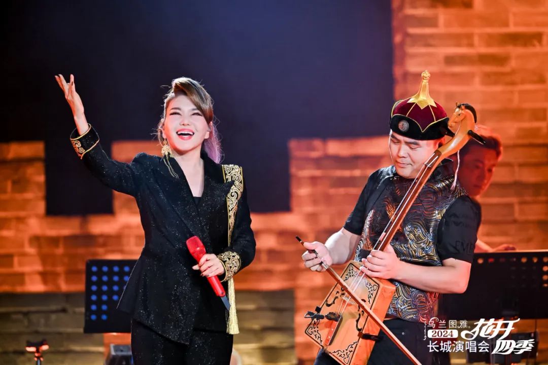 乌兰图雅“花开四季”长城演唱会在古北水镇炫彩绽放 第20张