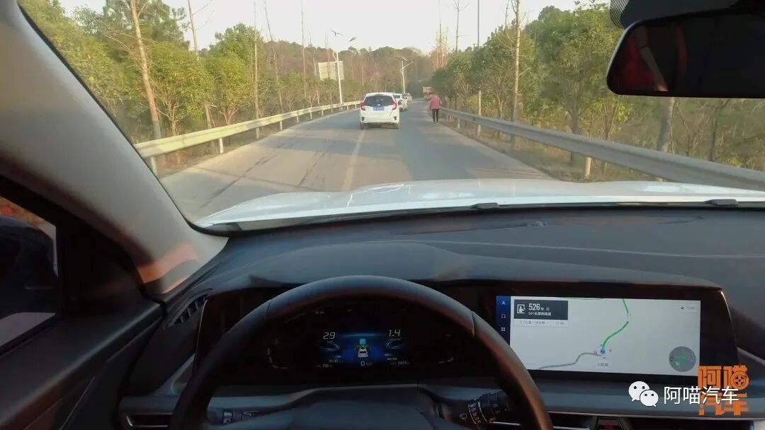 自适应巡航怎么用？老司机手把手教你，这么好的功能别浪费
