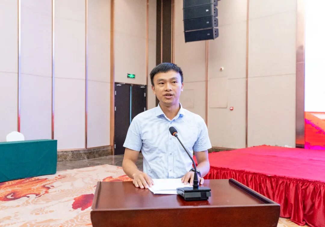 我市举行爱心助学捐赠暨青年大学习线下交流等活动钟世富出席相关活动