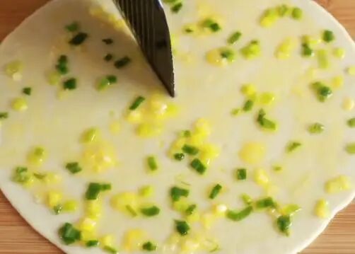 葱油饼做法 不醒面不发面 外酥里软又多层 实在太香了 热点讯息网