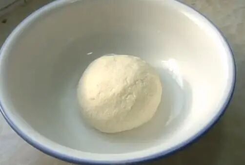 葱油饼做法 不醒面不发面 外酥里软又多层 实在太香了 热点讯息网