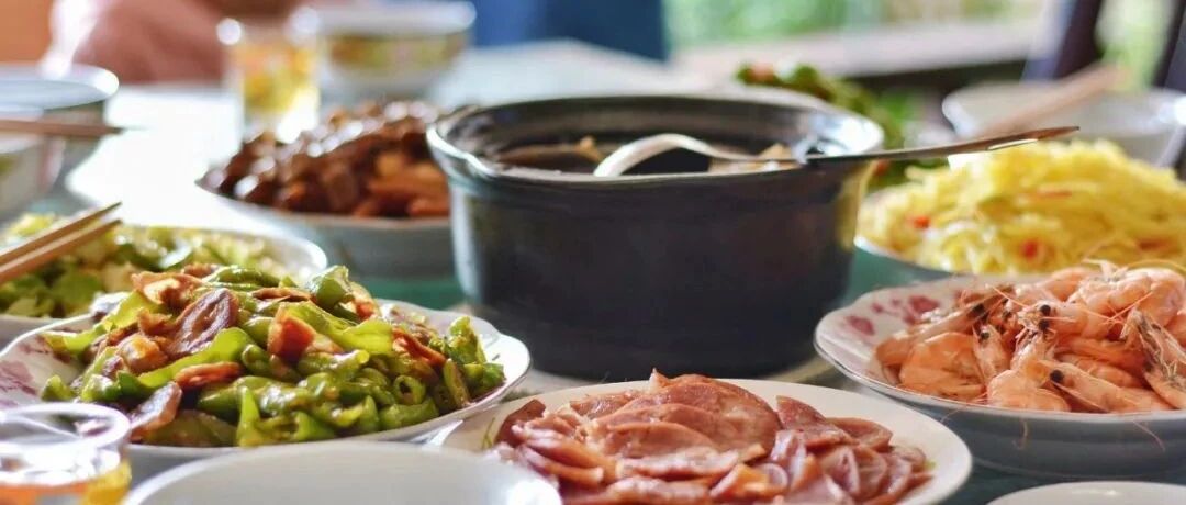 过年拒绝“胖三斤”，专家送您4点提示