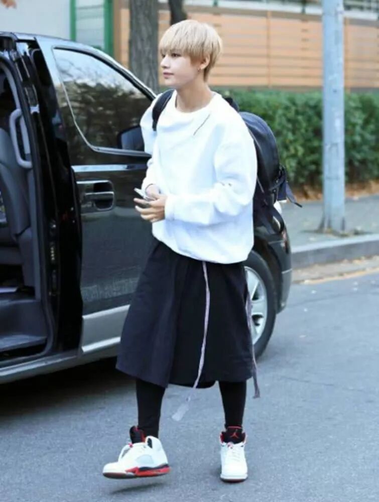 朴叙俊精神不济 金泰亨穿 裙装 招摇过市 车银优学院风十足 韩国吃喝玩乐 微信公众号文章阅读 Wemp