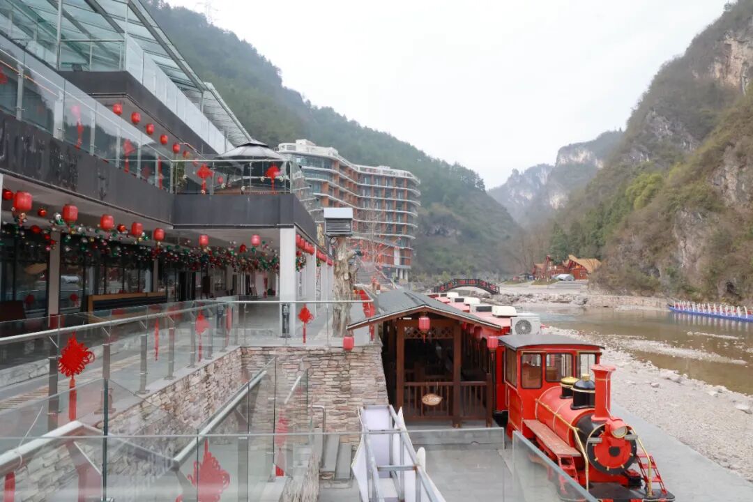 袁迎凯到杉木河夜漂景区调研 - 施秉县人民政府门户网站