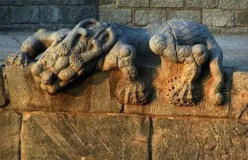 少林寺里的“龙生九子”