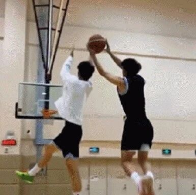 作为成年人，你选传球还是投篮？