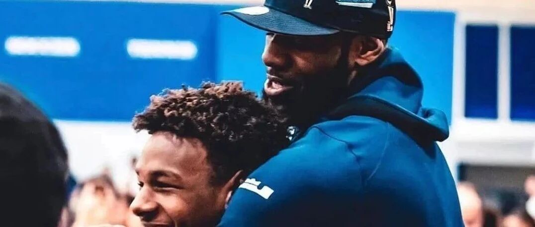 自曝半月板撕裂！老詹最不愿看到事情发生了...