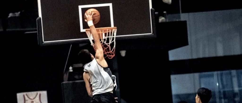 最强全华班+NBA级双外援！纳什门徒喂饼能喂到手软...顶薪没跑了啊！