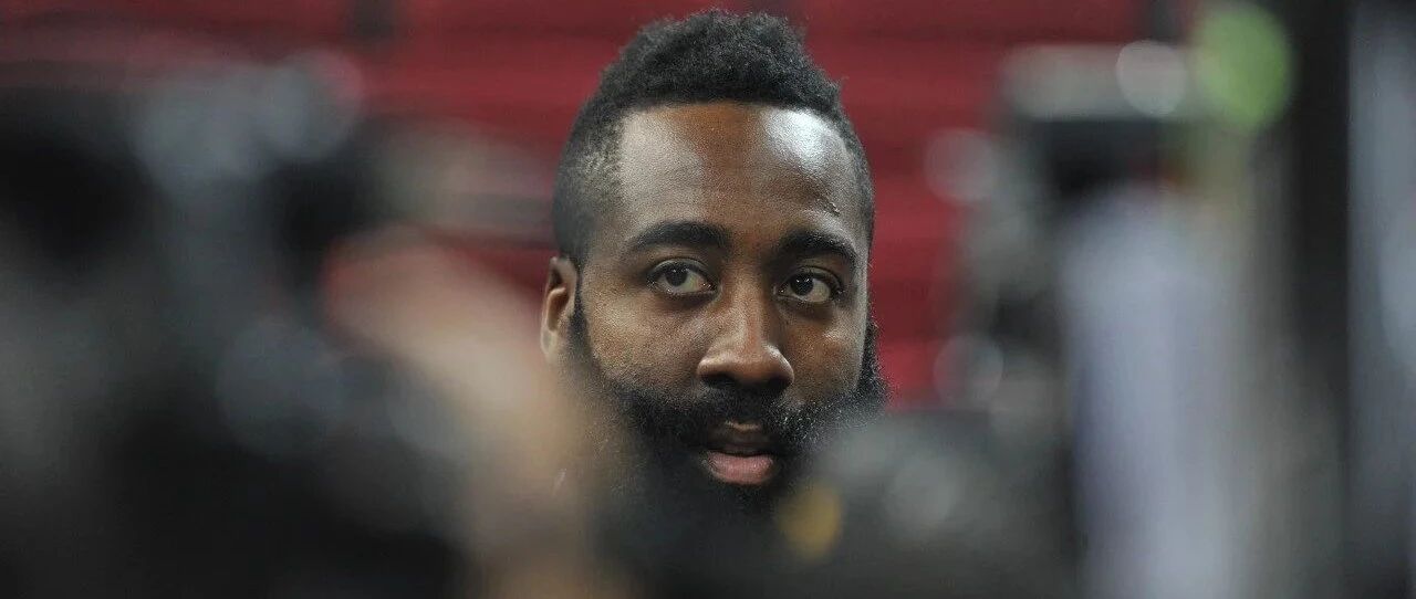 事态越来越严重！刚开赛就停赛！哈登爽完后，只被罚了半块蜂蜜面包...