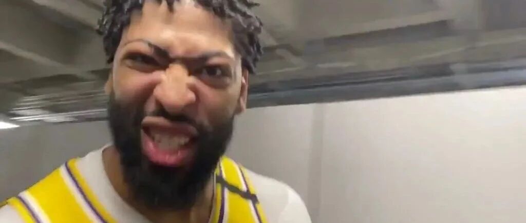 詹姆斯自己都说打的像屎一样！幸亏他喊出Kobe！这天赋，2米08第一后卫啊！