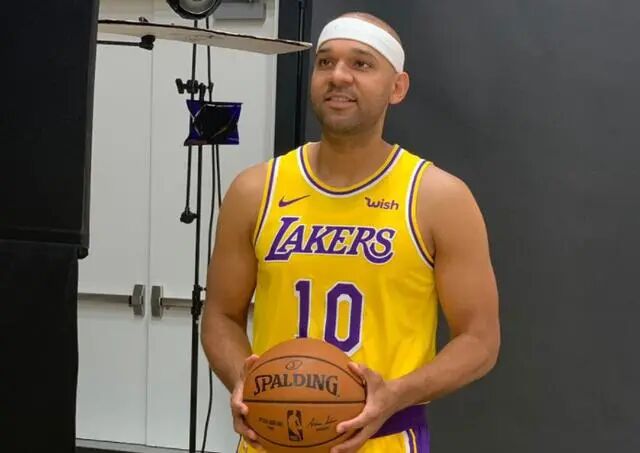 阿杜右膝韌帶撕裂
！詹姆斯心裏苦，一套“全明星”陣容沒了...（詹姆斯全明星賽次數）