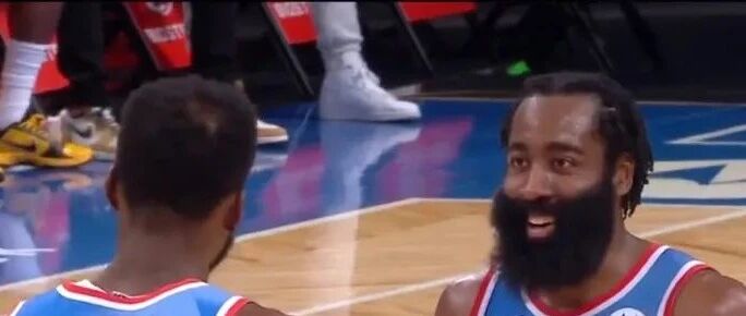 历史第一人！哈登笑了！还将欧文打上了热搜...