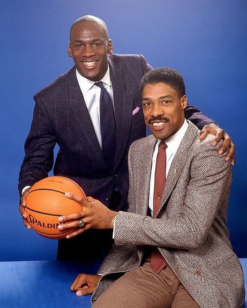 都说科比身上最有乔丹的影子,但其实乔丹身上,也带着j博士的影子