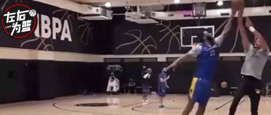 单挑完爆后发现茶里有毒！库里，唉...