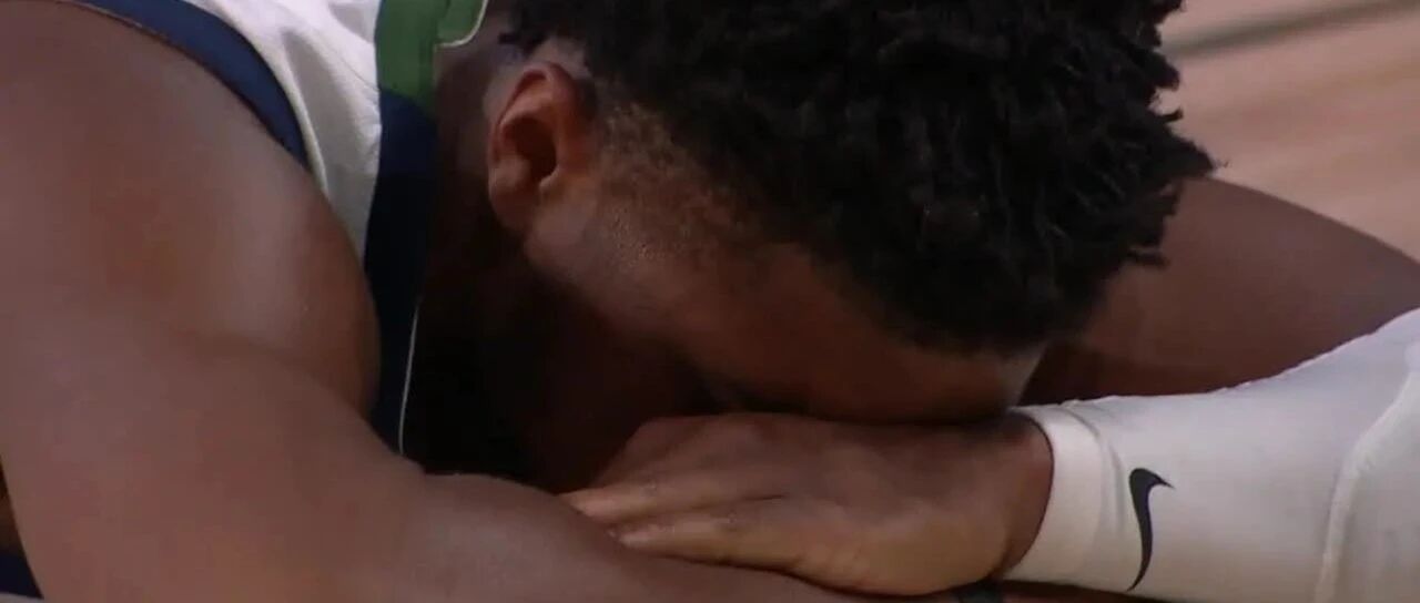 落后近20分都给杀回来了！最后10秒令人窒息！结局好残忍，这TM才叫季后赛啊！