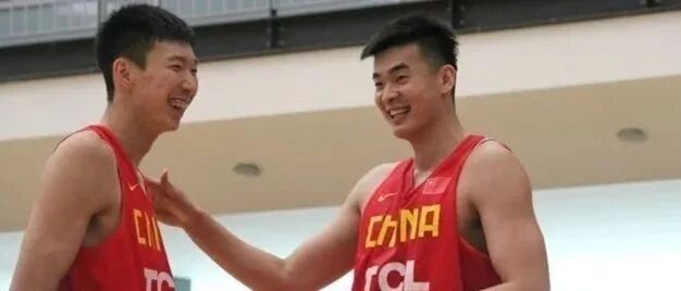 2米17超神静态天赋！没打CBA就给NBA盯上！28岁都到天花板了，还值8位数！