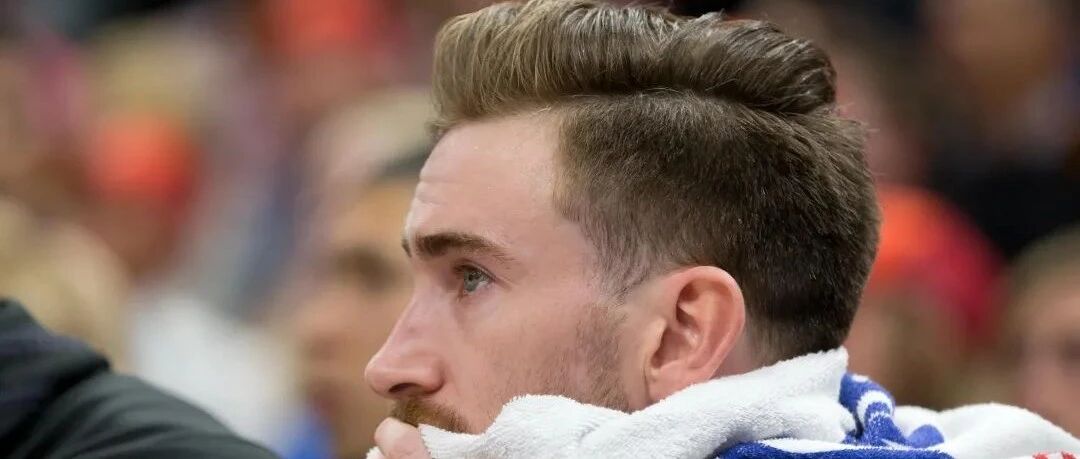 季前赛就伤！一年受伤5次！两次骨折！这才刚签1.2亿，就得考虑退役了...