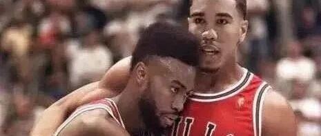 单节狂轰41分！再这么冲，抢7没跑了！最猛的还是惨遭黑肘+踢裆的他...