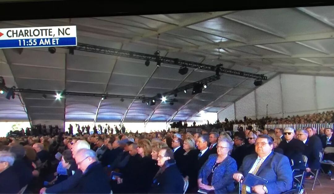 ZT：葛培理的葬礼和美国国会山的悼念