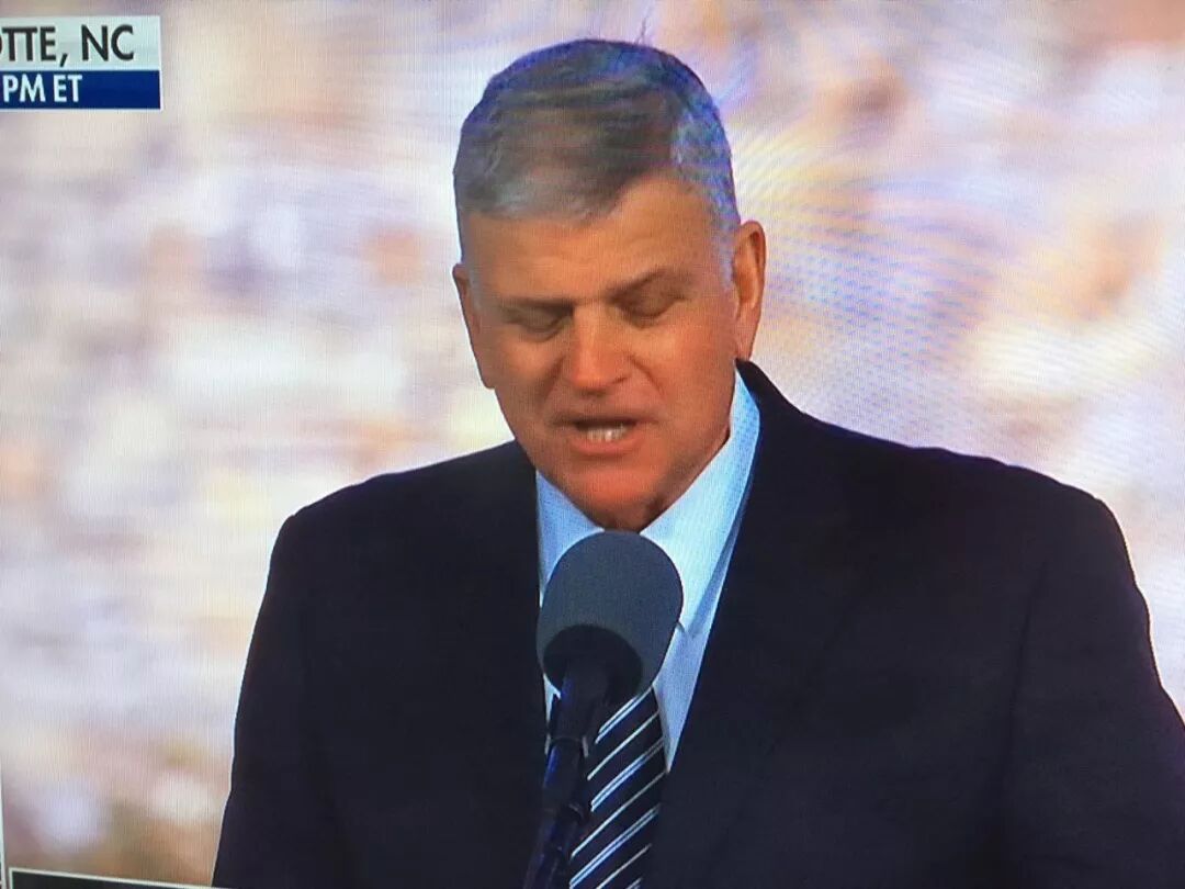 ZT：葛培理的葬礼和美国国会山的悼念