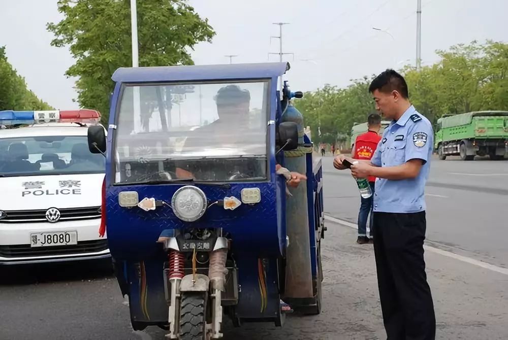 黄梅小池车祸