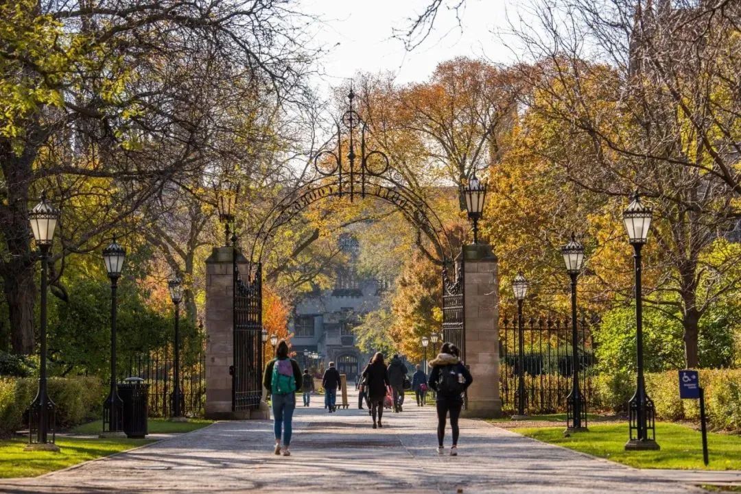 芝加哥大学在哪个区_芝加哥地区大学_芝加哥大学所在地