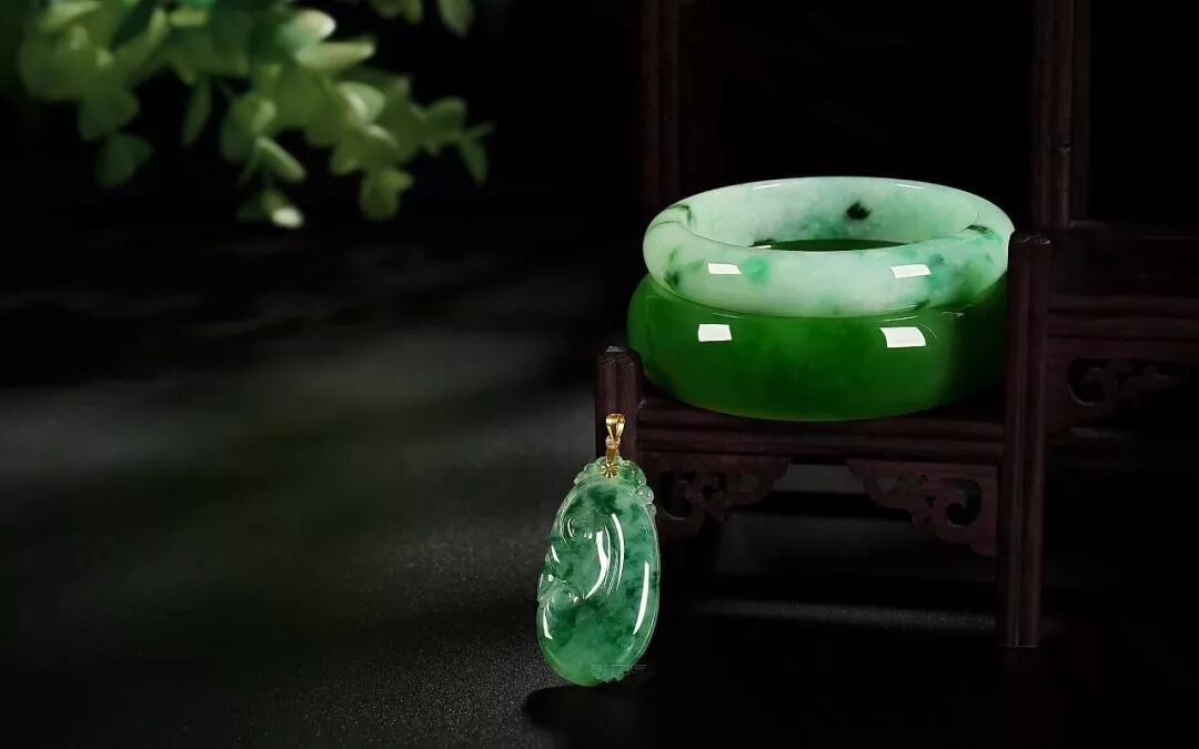 这种玉颜值堪比翡翠，价格人见人爱，被誉为“玉中君子”