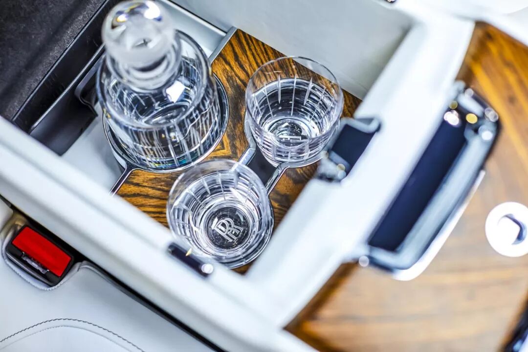 世界上最“讲究”的SUV亮相！劳斯莱斯：妥协是什么意思？