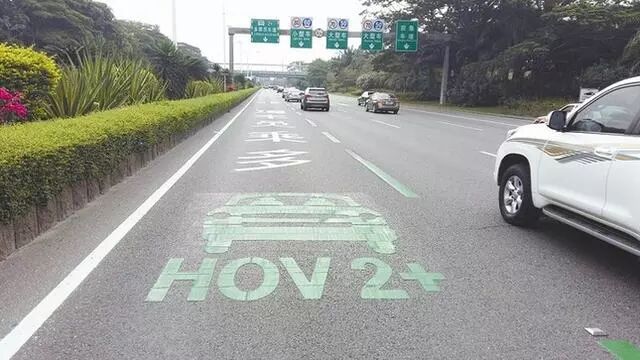 切记单人开车遇到此车道不要走，违者罚款100！